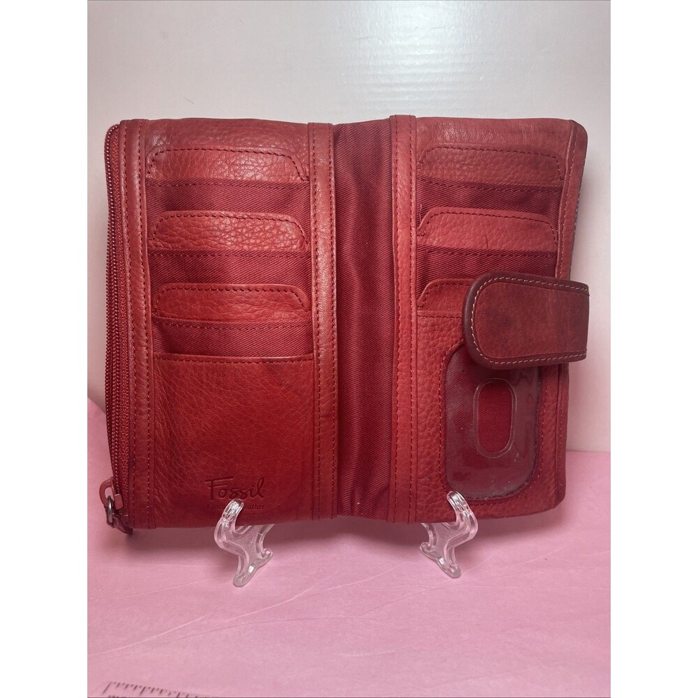 FOSSIL LEATHER WALLET With Heart Vtg Fossil Key Card ID Coin Organizer - Picture 9 of 12